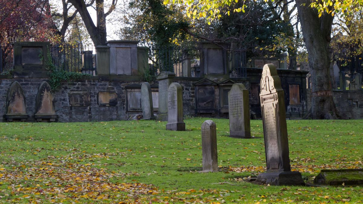 El cementerio escocés que inspiró a J K Rowling para Harry Potter: con ...