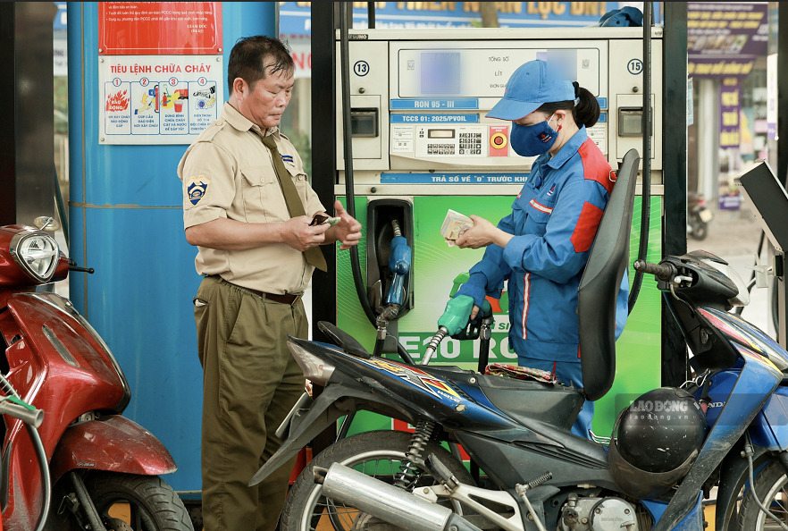 Giá xăng dầu bán lẻ hôm nay 20.10