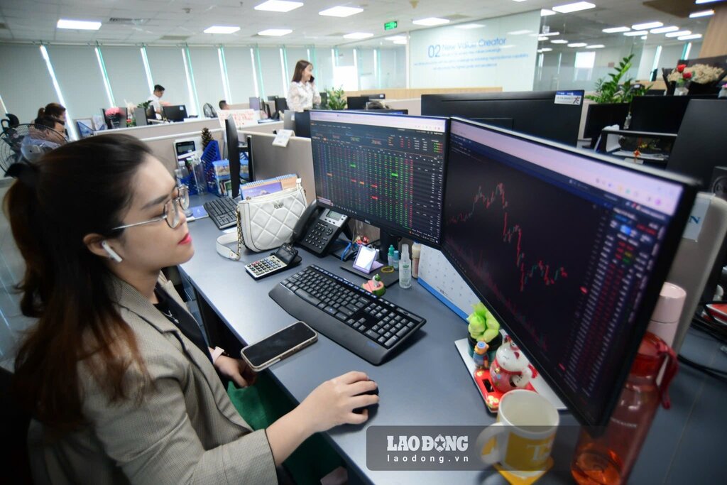 Thị trường chứng khoán đón dòng tiền trở lại. Ảnh: Bảo Bảo