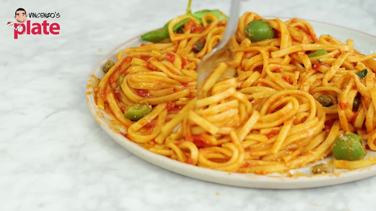 5-minute fresh egg linguine with tomatoes, olives and capers