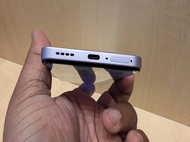 These mistakes can damage your phone's USB Type-C port, leading to ...