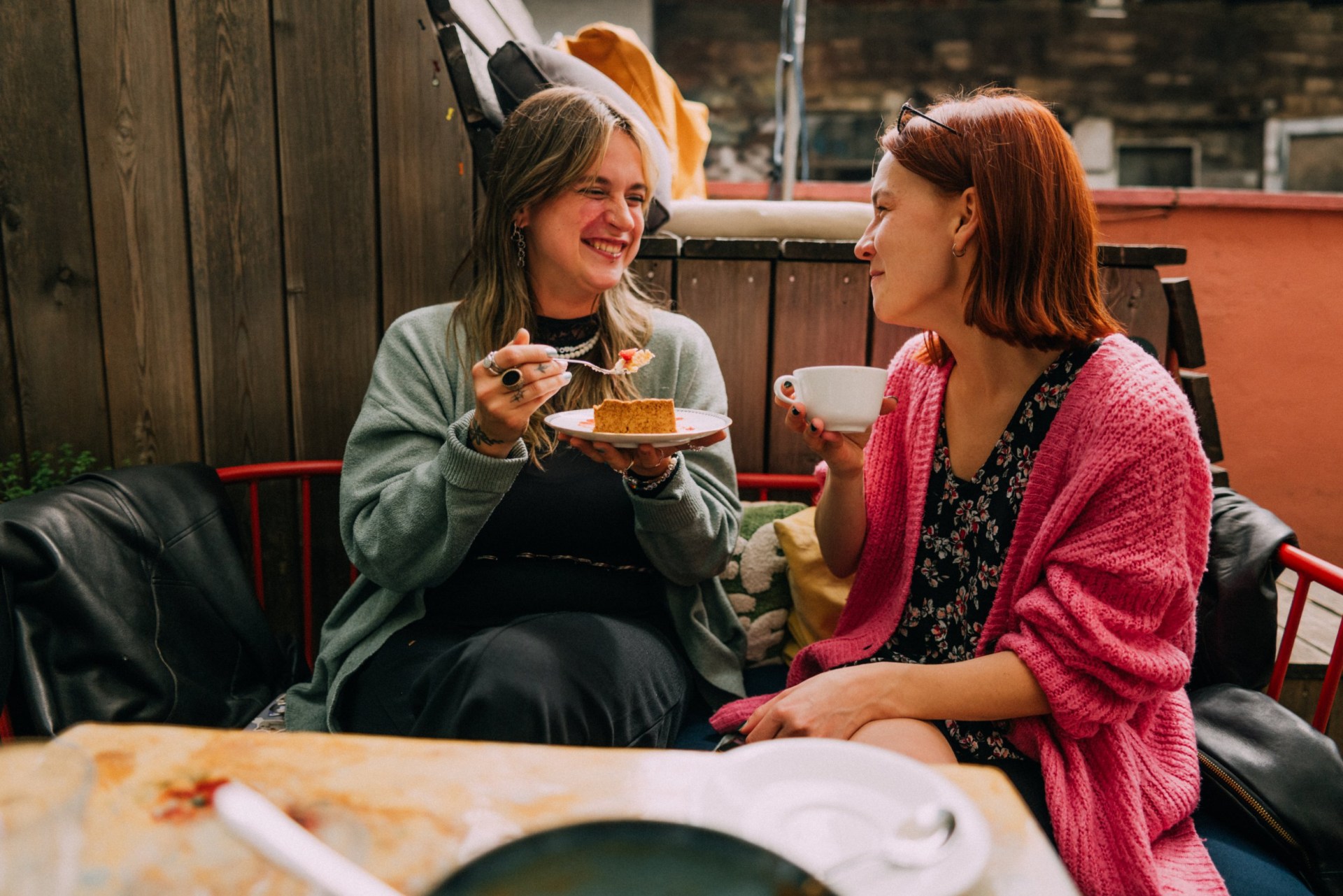 The feral dinner table habit men do that women say is an instant no