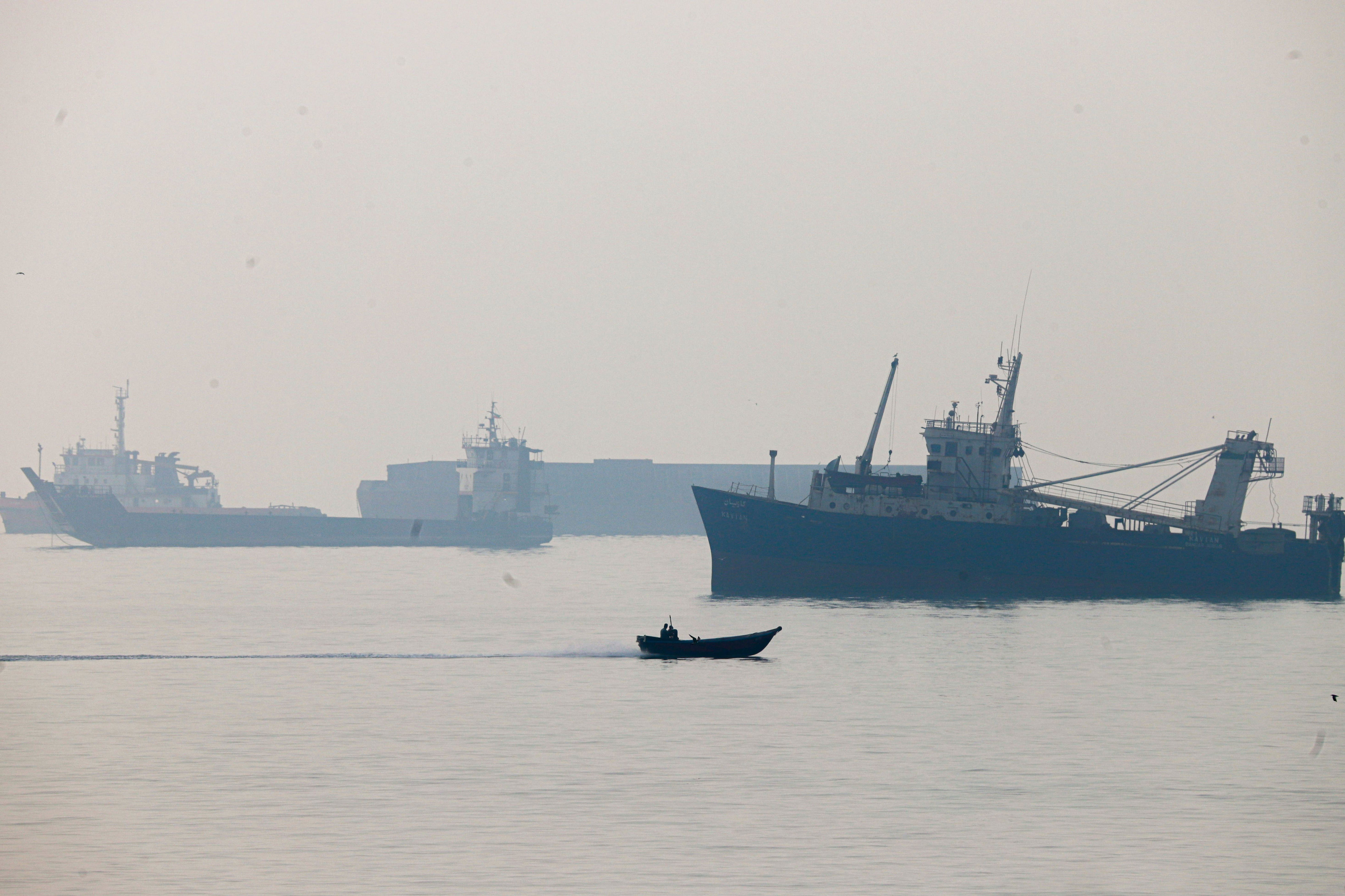 Persian Gulf oil exports top prewar levels