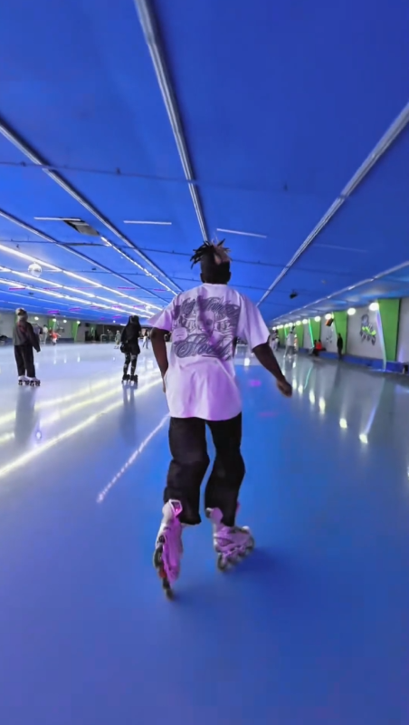 Speed Rollerblading with Incredible Control and Ba