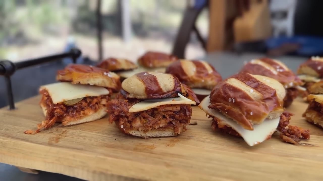 A cowboy turned Thanksgiving leftovers into sliders, waffles and ...