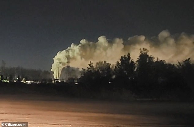 Cancer warning after chemical explosion unleashes dangerous plume ...