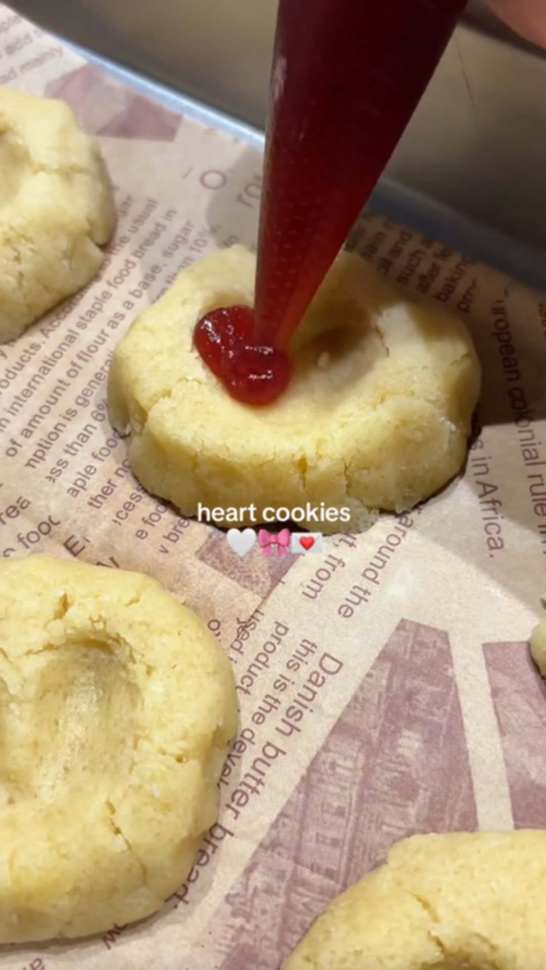 Simple tips for baking beautiful heart shaped cookies