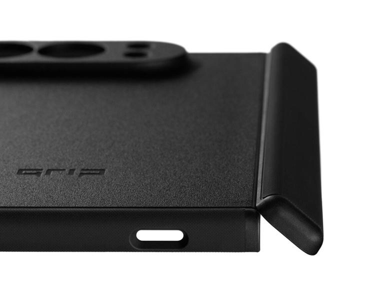 Dbrand’s iPhone duo case has a hinge with no moving parts