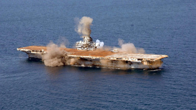 Sinking of USS Oriskany: Navy reef sinks carrier for divers; NOAA study ...