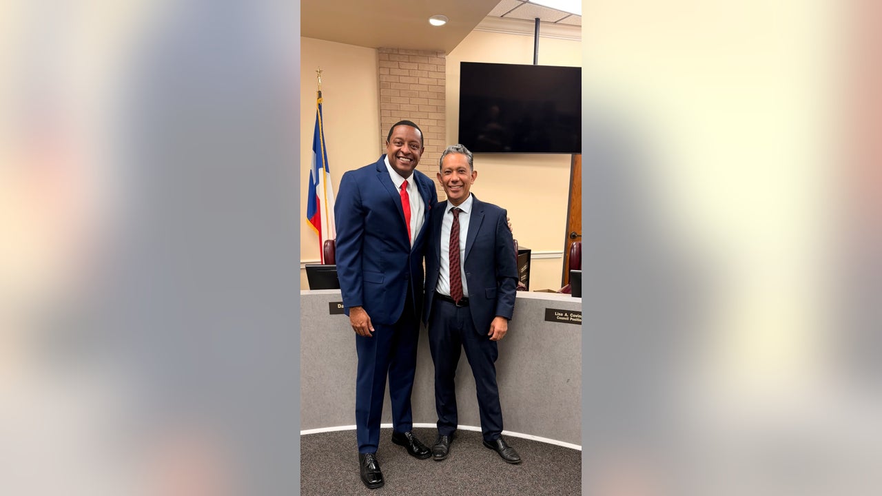 Shon Davis appointed as first Black police chief for Tomball Police ...
