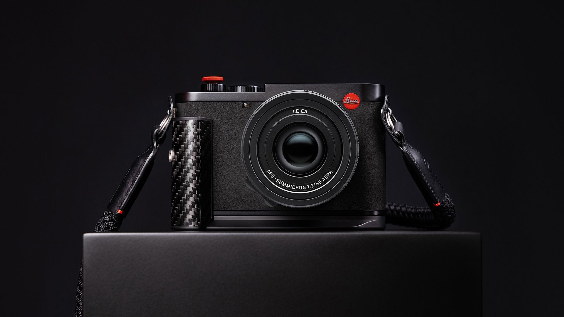 Leica's luxury compact gets the Formula One treatment – the Q3 43 F1 ...