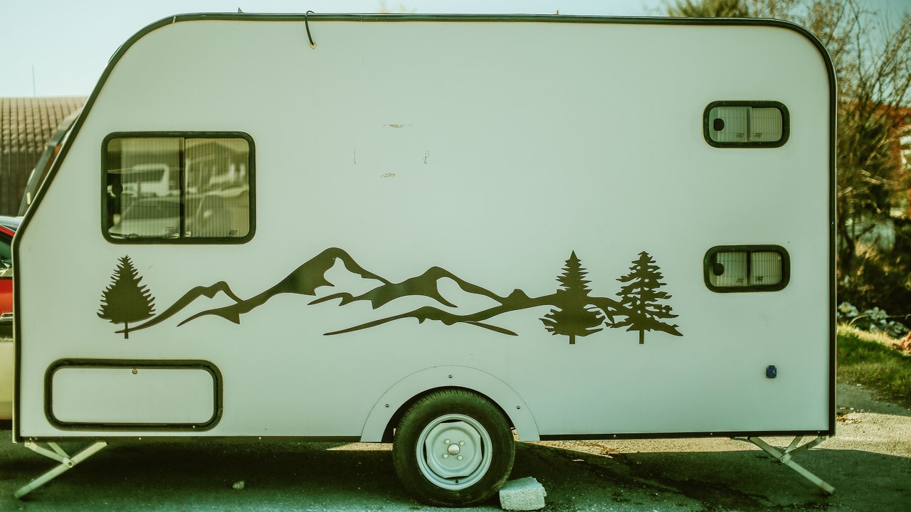 Unprotected charging wire can overheat on 391 KZ SportTrek fifth-wheel ...