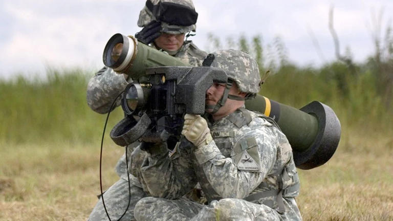 US Army’s new Javelin launcher is 25% lighter, detects targets twice as ...