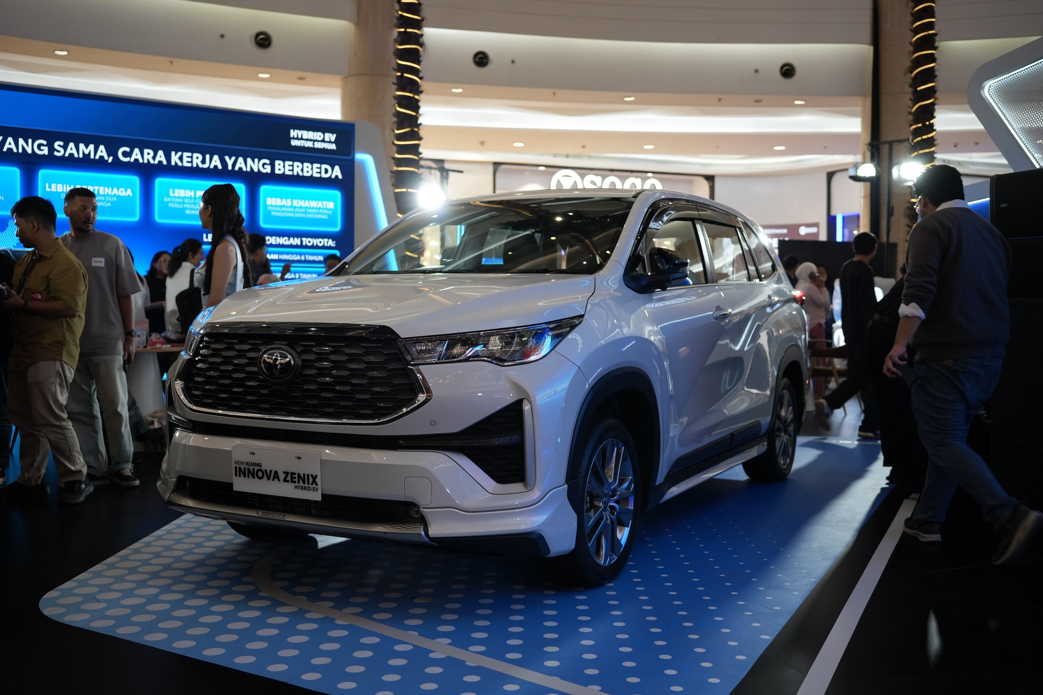 Fitur Toyota Innova Zenix makin canggih, tapi ada juga yang hilang