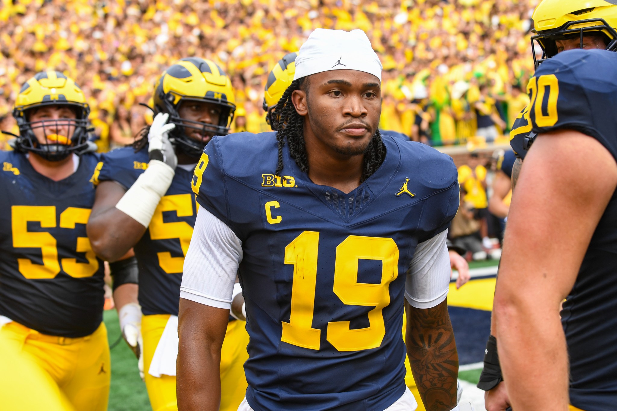 Michigan: Bryce Underwood, Tommy Carr have pregame moment go viral