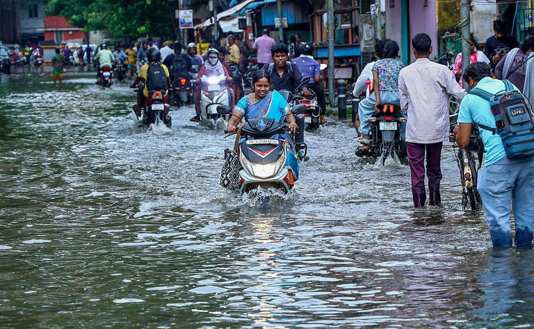 Low-pressure area forms over Bay of Bengal, heavy rain likely in Tamil ...