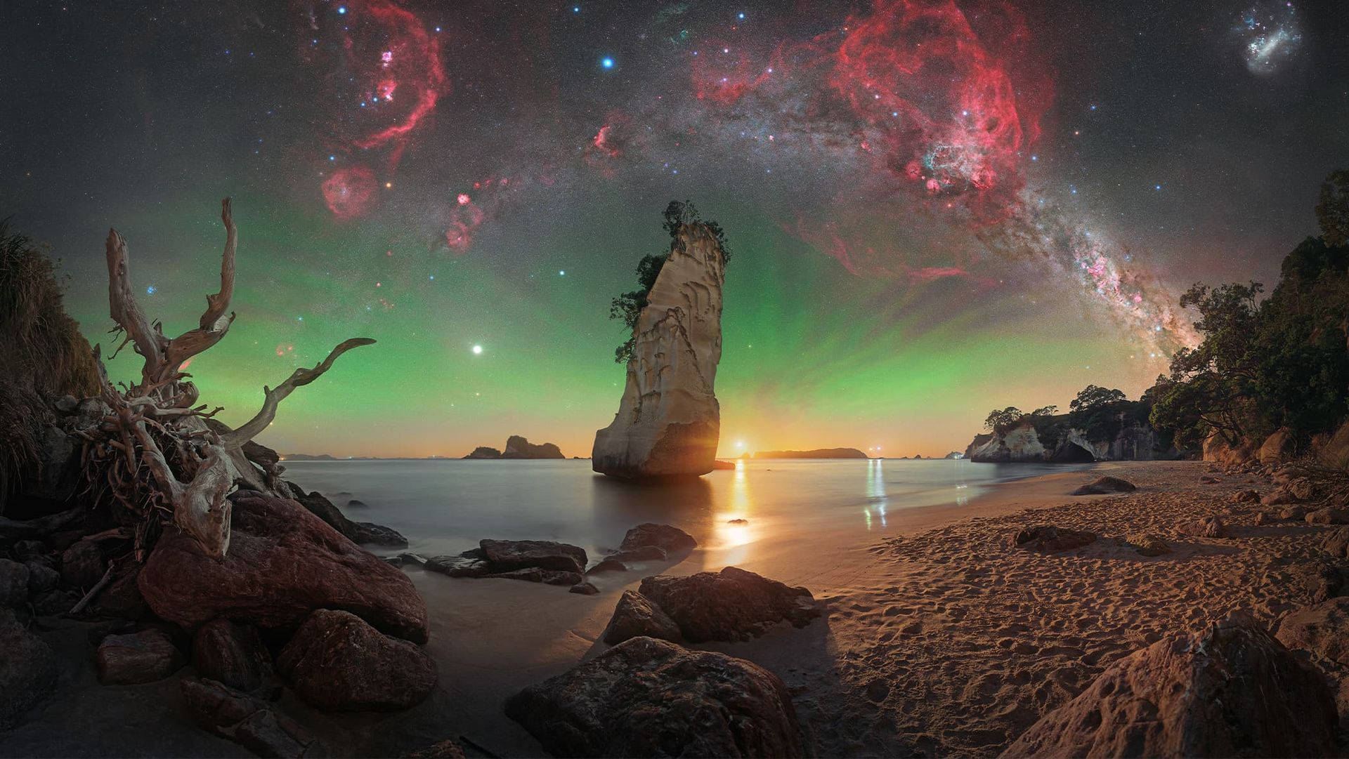 Surprise radiant green airglow took this AstroPrize-winning photograph ...