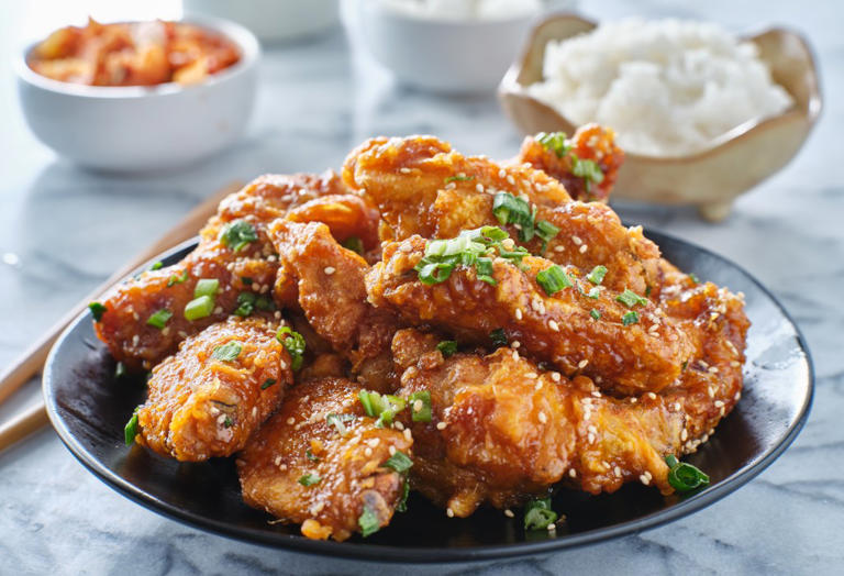 Hawaii's best wings are hiding behind a mysterious money sauce