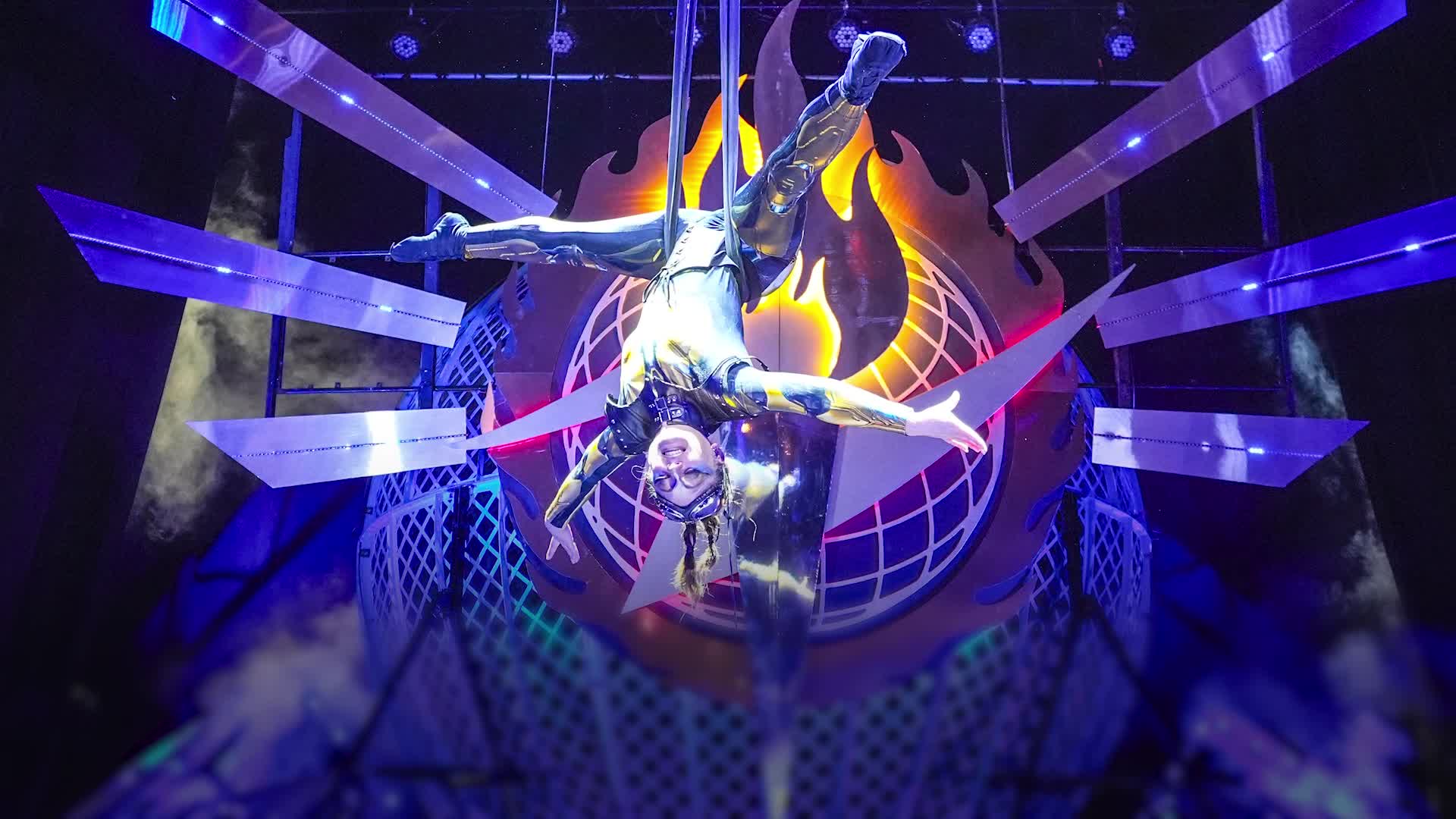 Cirque Berserk! returns to London theatre with daring stunts