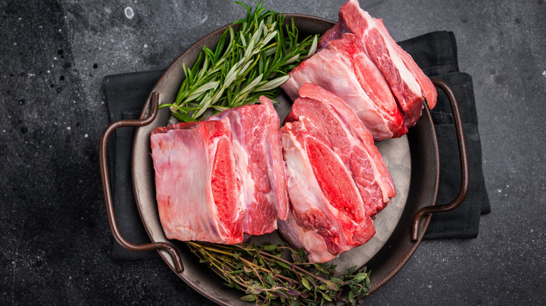 Slow cooker vs oven: Which is best for tender beef short ribs?