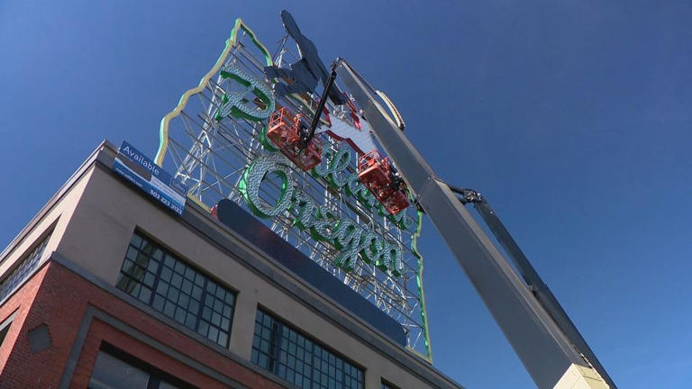Blazers' new guard Ja Morant joins Portland's iconic White Stag sign