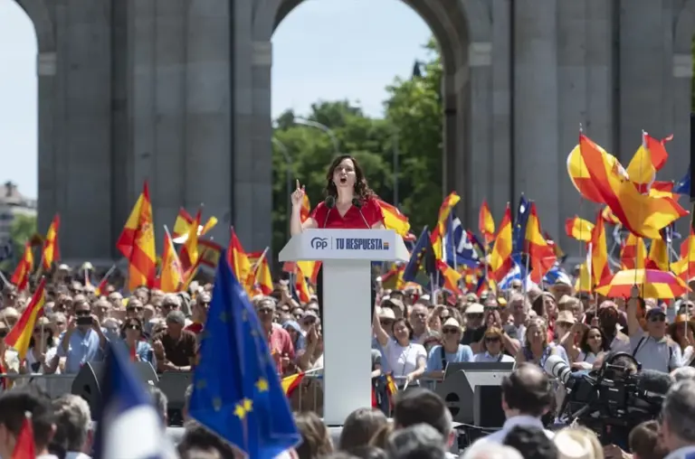 Ayuso se reúne con Milei: el PP respalda el encuentro y Génova se ...