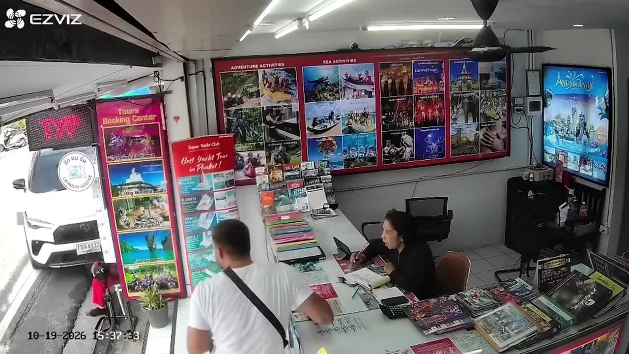 Three German tourists injured when car smashes into street food stall ...