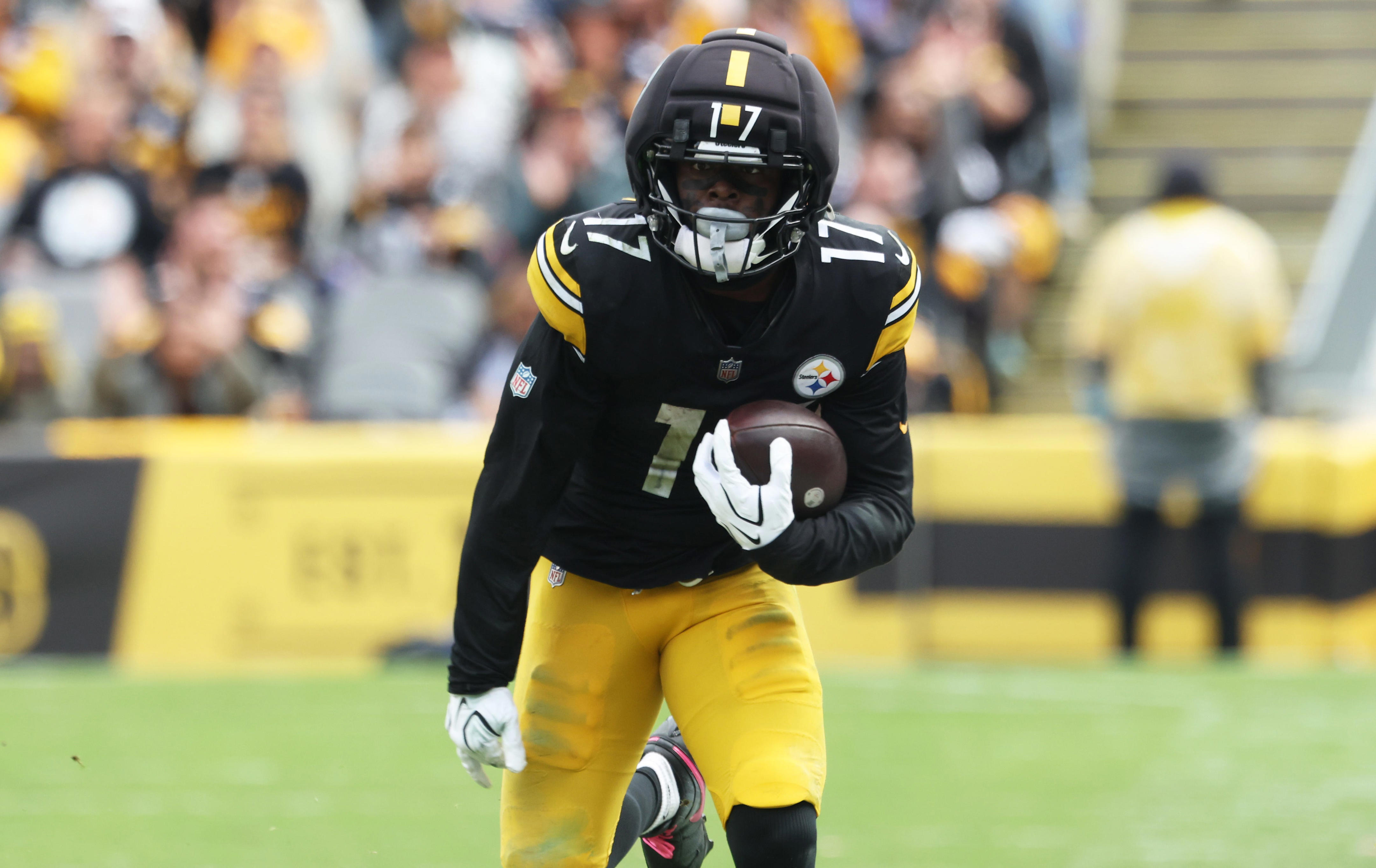 Mason McCormack chewed out Germie Bernard over fourth-down error