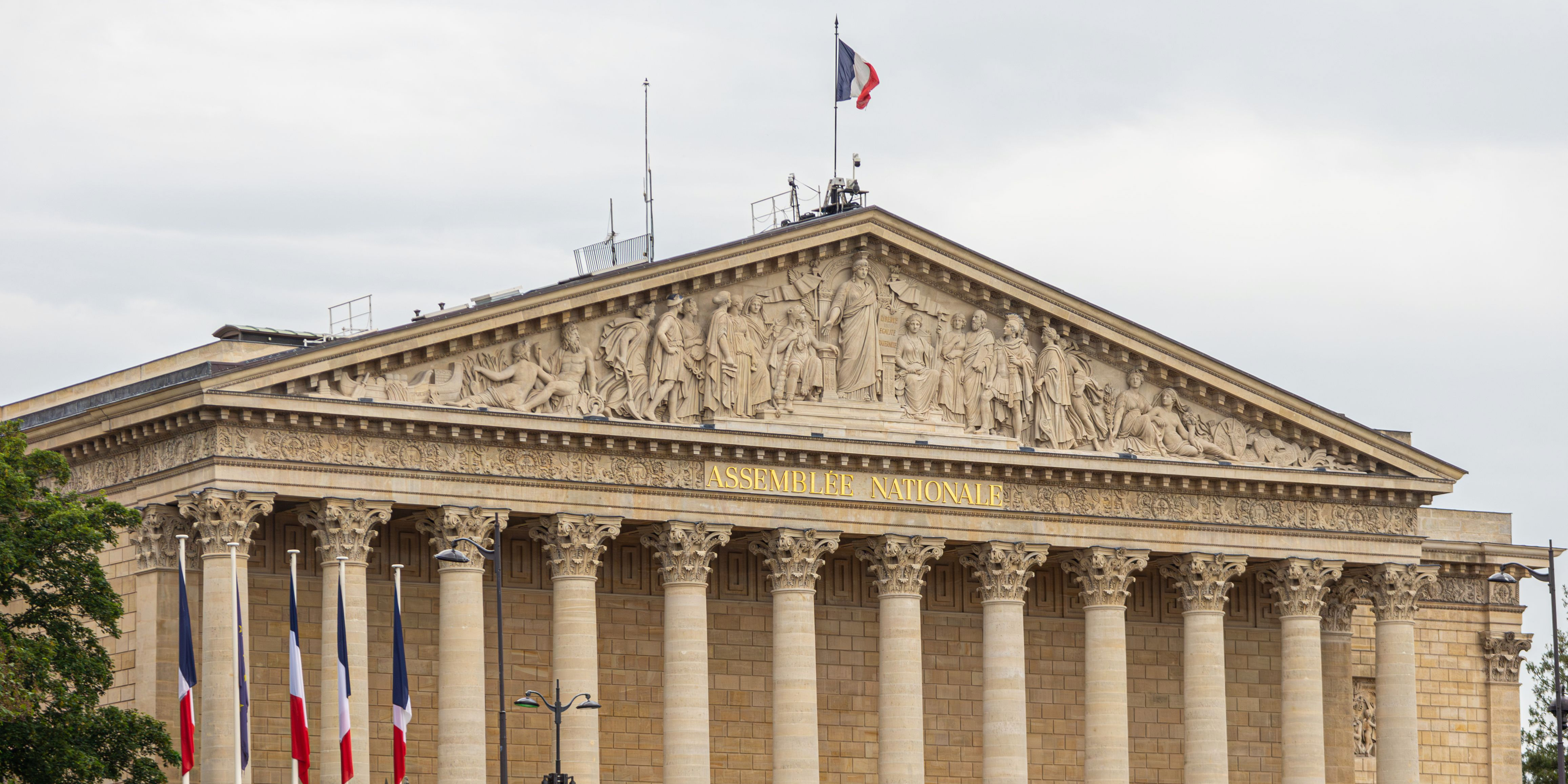 Budget : le rapporteur général Philippe Juvin plaide pour un recours ...