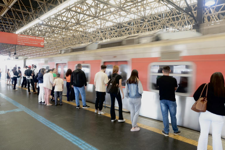 Metrô de SP libera pagamento via Pix nas máquinas de autoatendimento ...