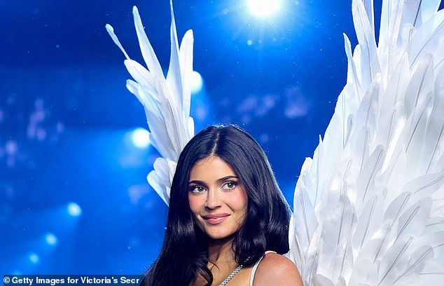 Adrianne Curry blasts Kylie's $50M fantasy bra: 'Not a model's body'