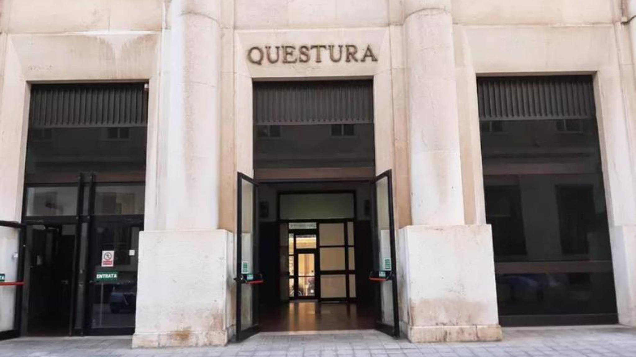 Tenta di dare fuoco alla ex: 