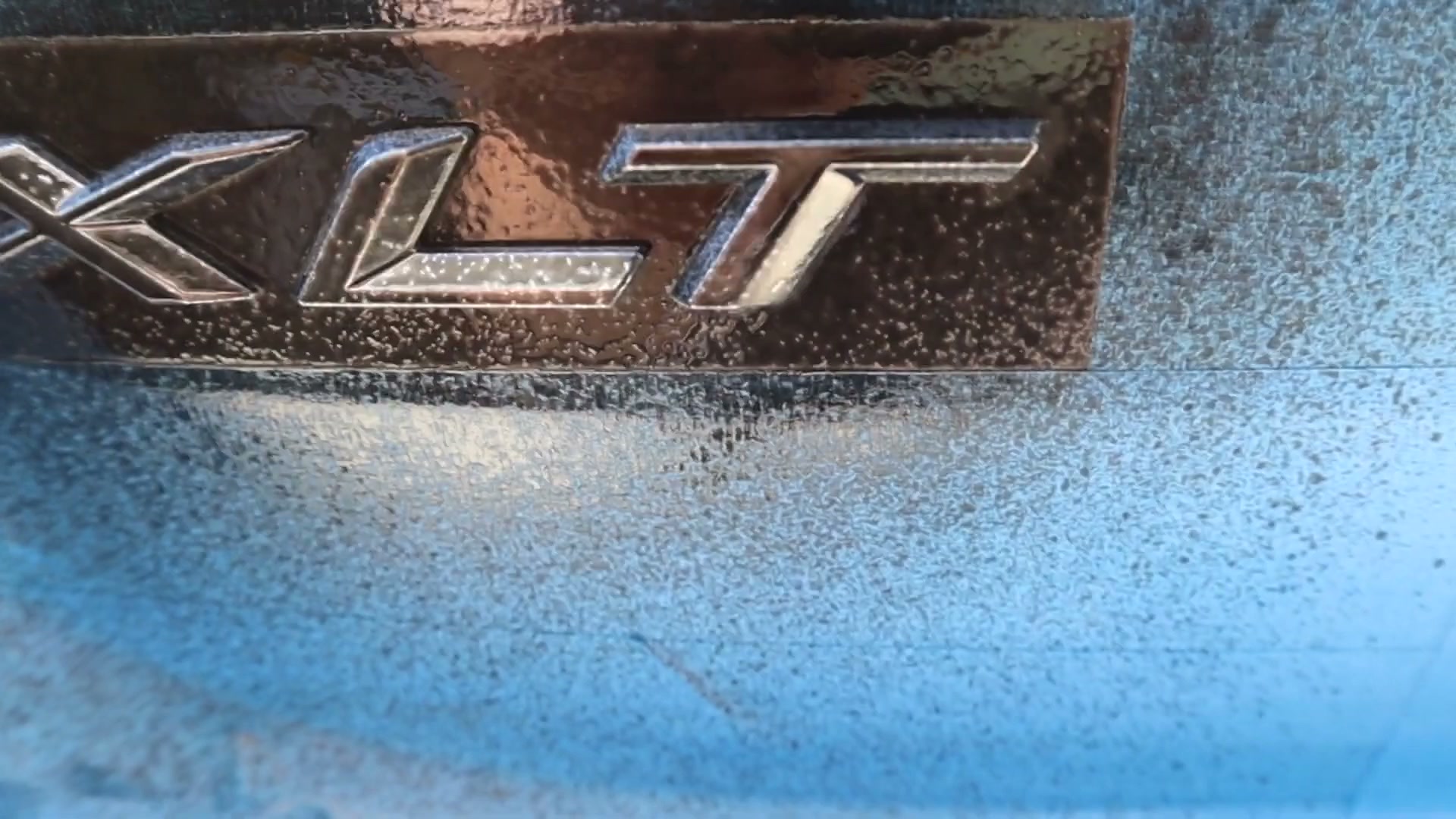 I blacked out my Ford Explorer logo😍