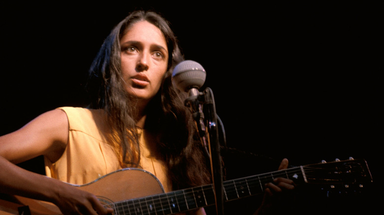 5 of the most beautiful voices in folk rock history