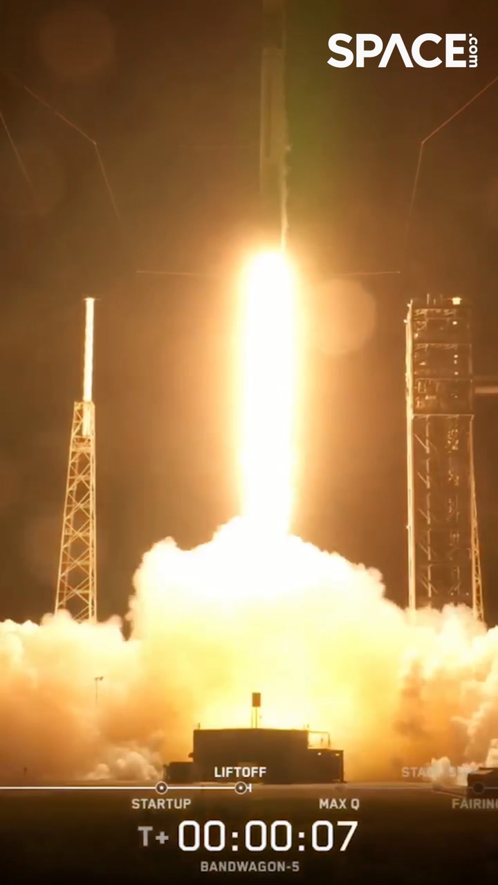 Spectacular liftoff: SpaceX's Starfall rocket blasts off!