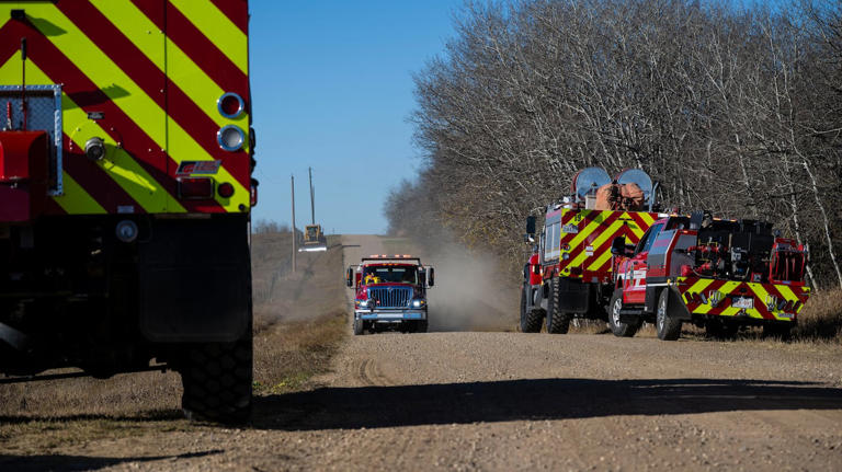 Winnipeg-based rescue techs parachuted into Wainwright after deadly ...