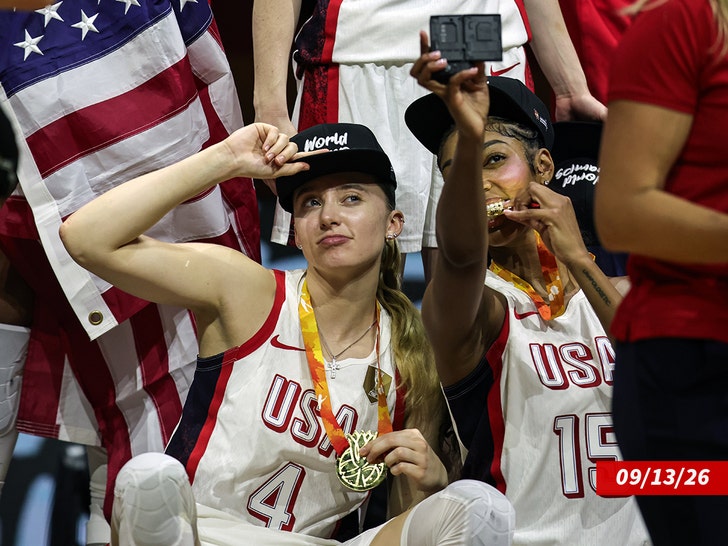 Paige Bueckers says Angel Reese deserves her flowers after dominant ...