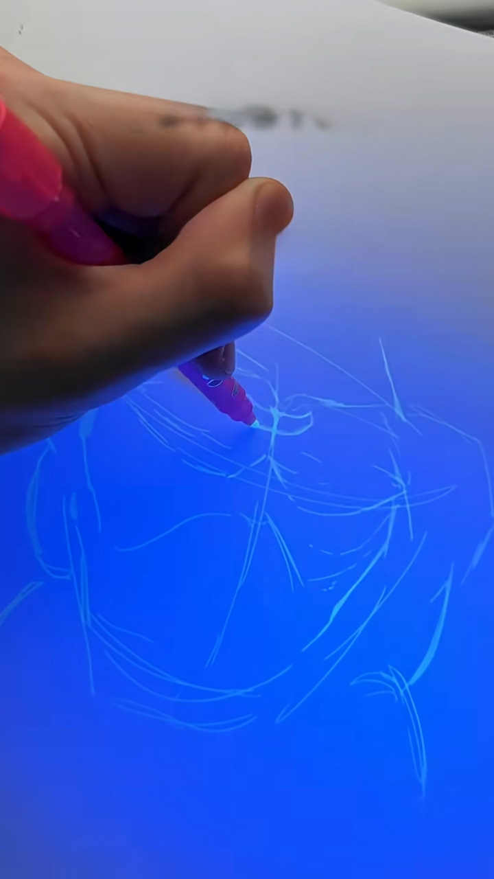 Drawing with an invisible pen and UV light!