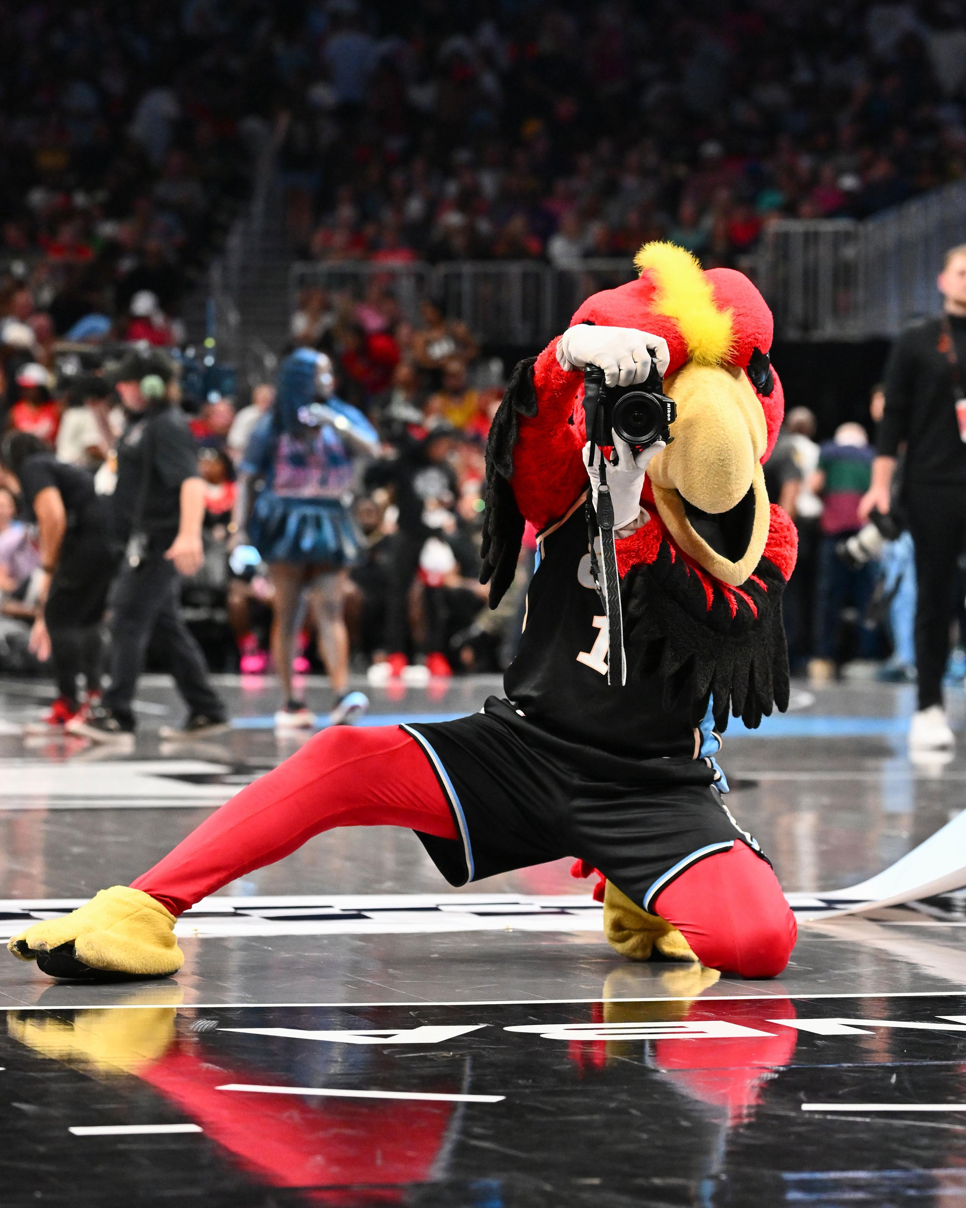 Hawks at Magic, Valkyries at Dream: start times, TV, streaming, radio ...