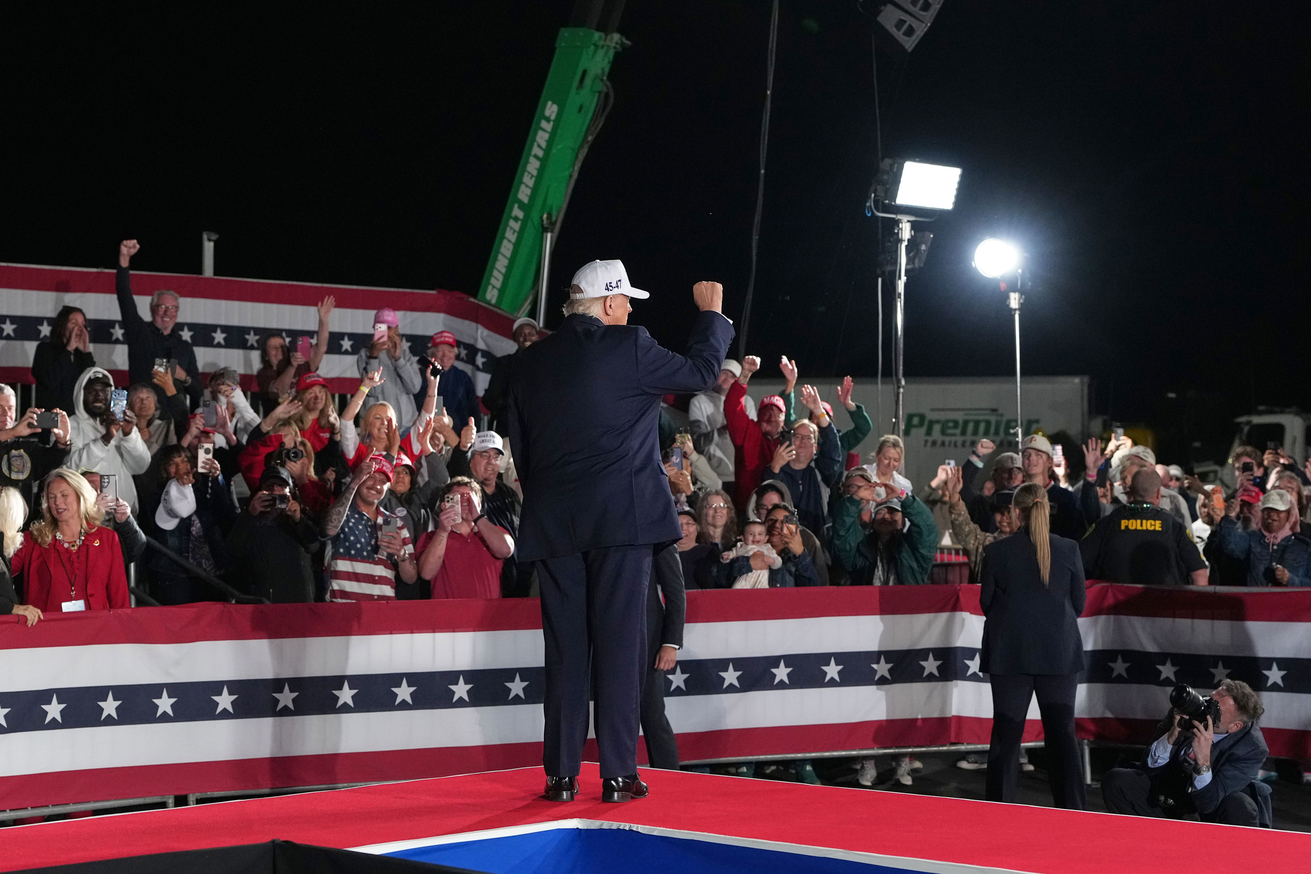 'The president is not popular,' note on GOP site began