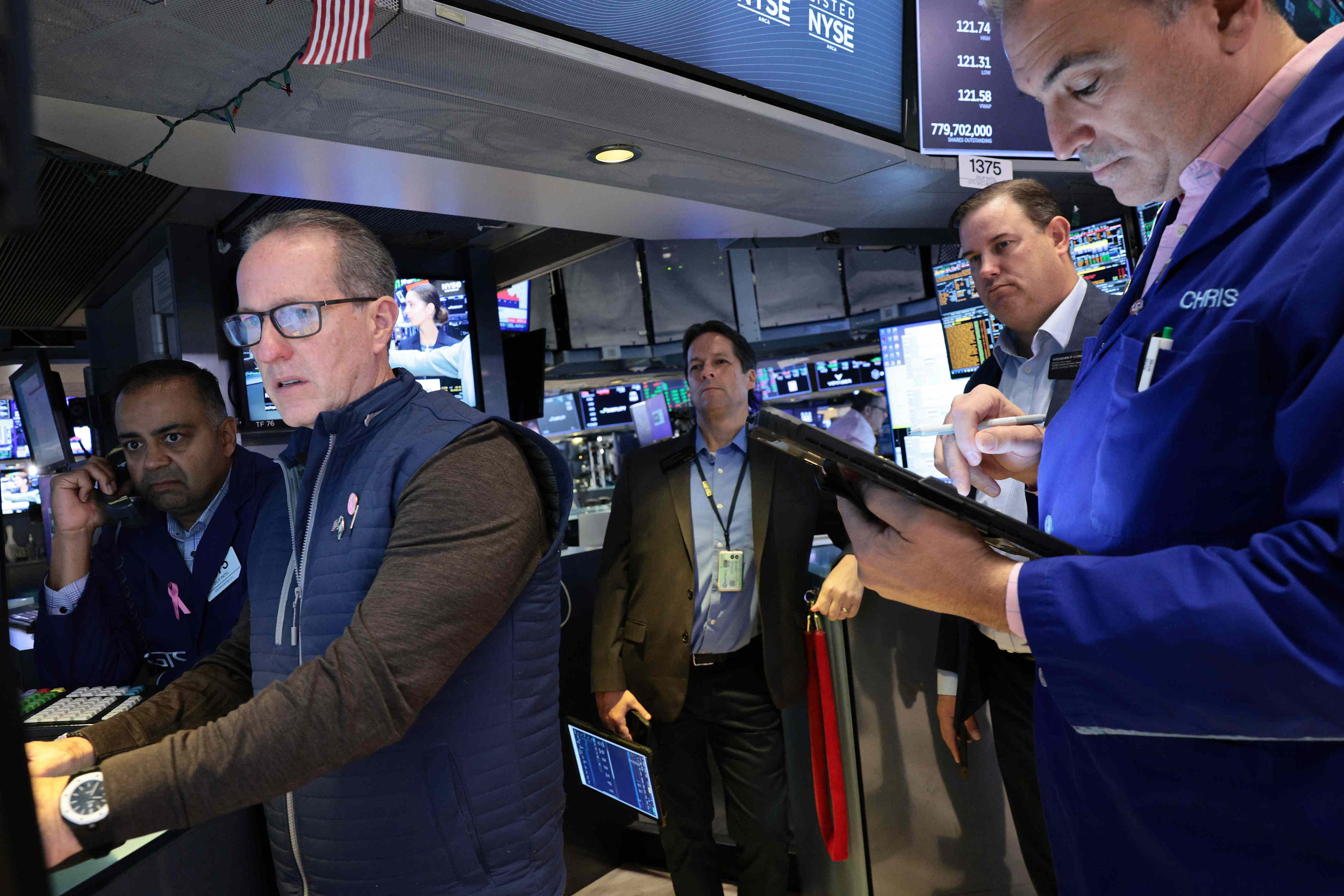 Markets news, Oct. 21, 2026: Major indexes rise as tech stocks surge ...