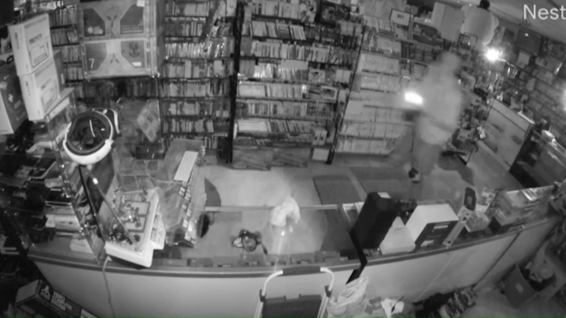 Thief cuts through ceiling to steal from Houston-area store