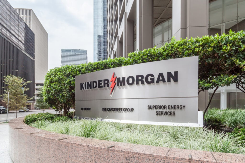 Kinder Morgan beats Q3 estimates, shares rise