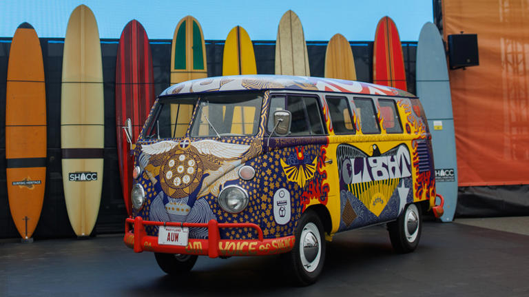 Why was the Volkswagen bus discontinued?