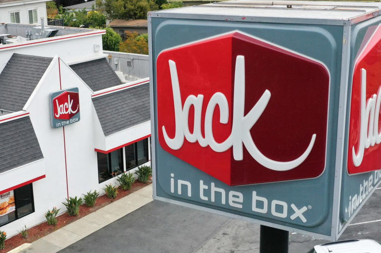 Former Bay Area fast food manager admits embezzling $232K for gambling