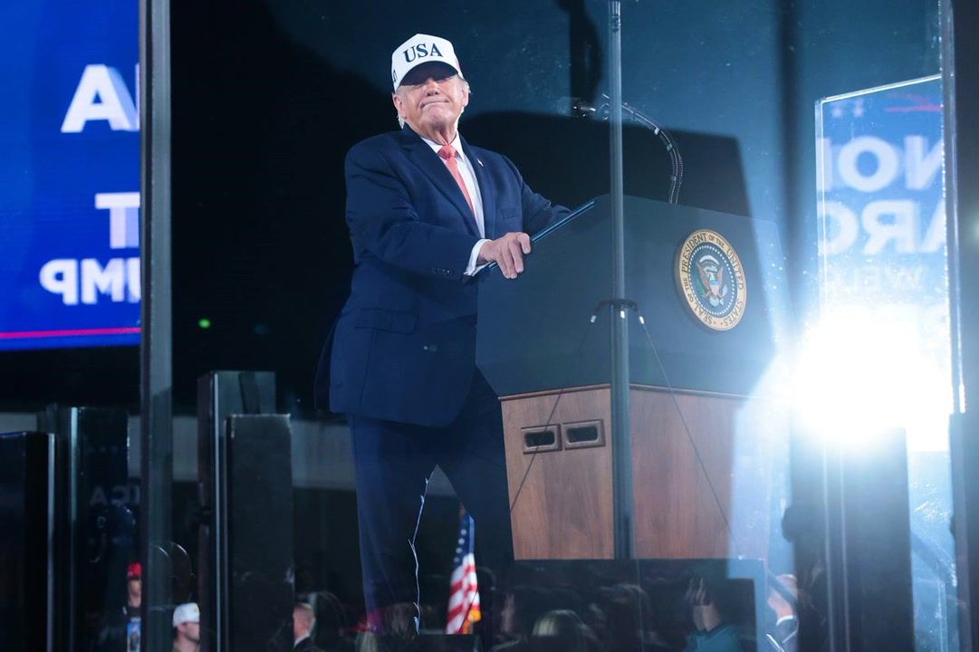 Donald Trump gushes over Jon Husted's buttocks in bizarre rally outburst