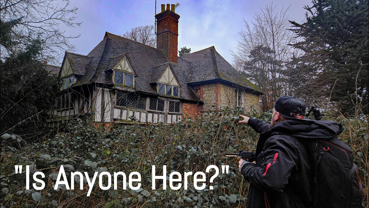 Exploring the lonely ghost house in the woods