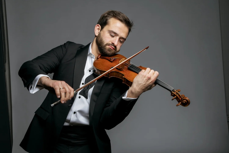 World-renowned violinist returning to Rexburg for a symphony concert