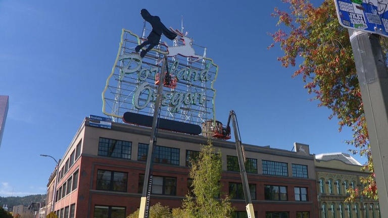 Blazers' new guard Ja Morant joins Portland's iconic White Stag sign