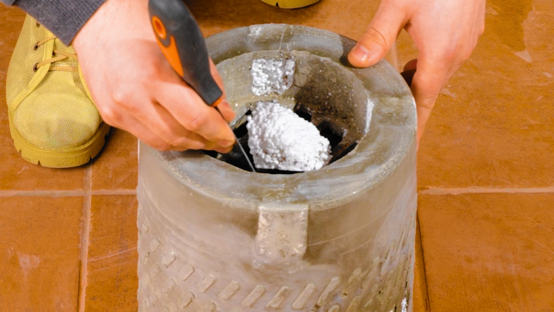 How to make a handmade cement stove